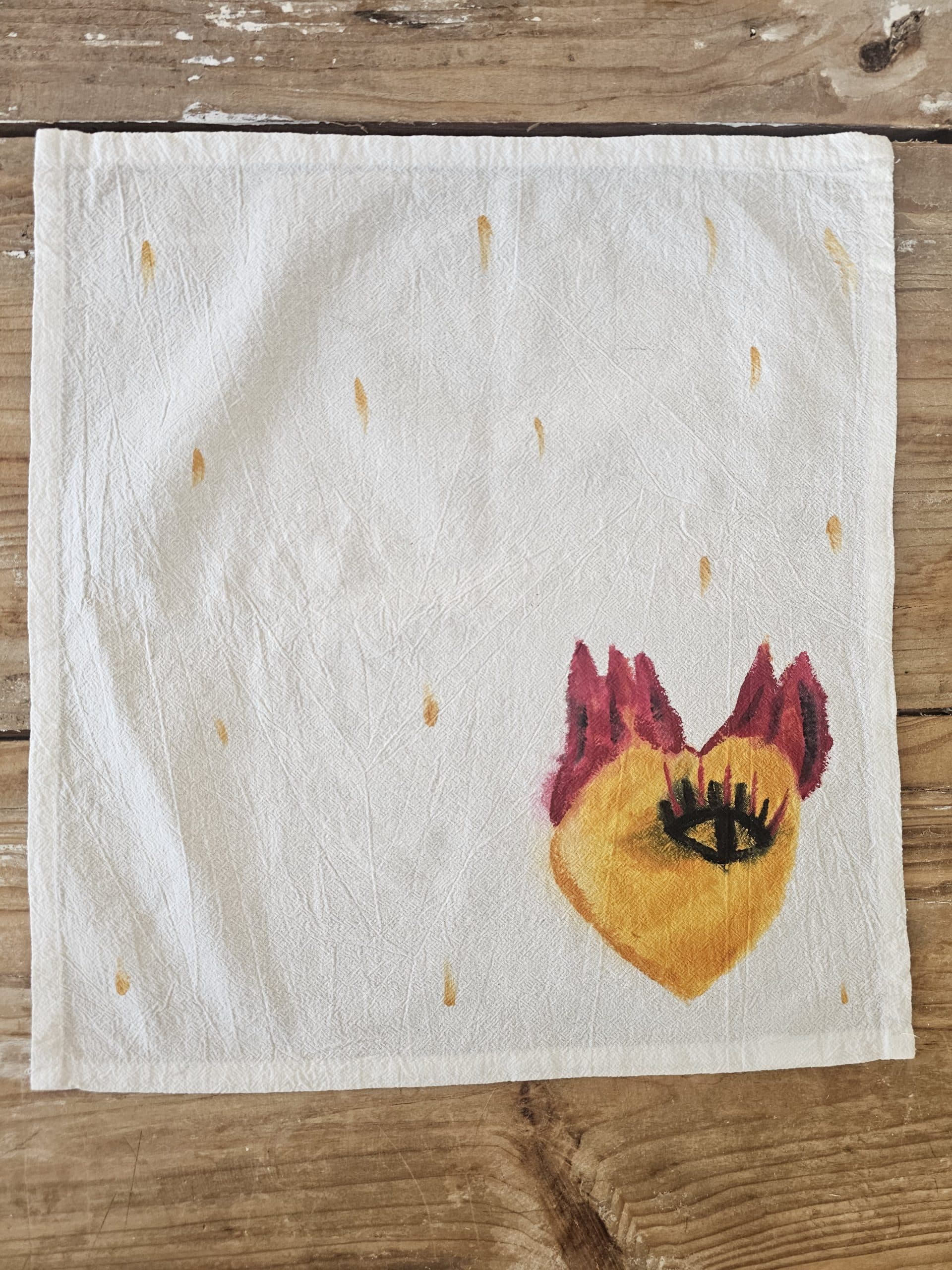 Set de 2 Servilletas de Algodón 100% Pintadas a Mano – Corazón llamas 2 (40x40 cm) · 05