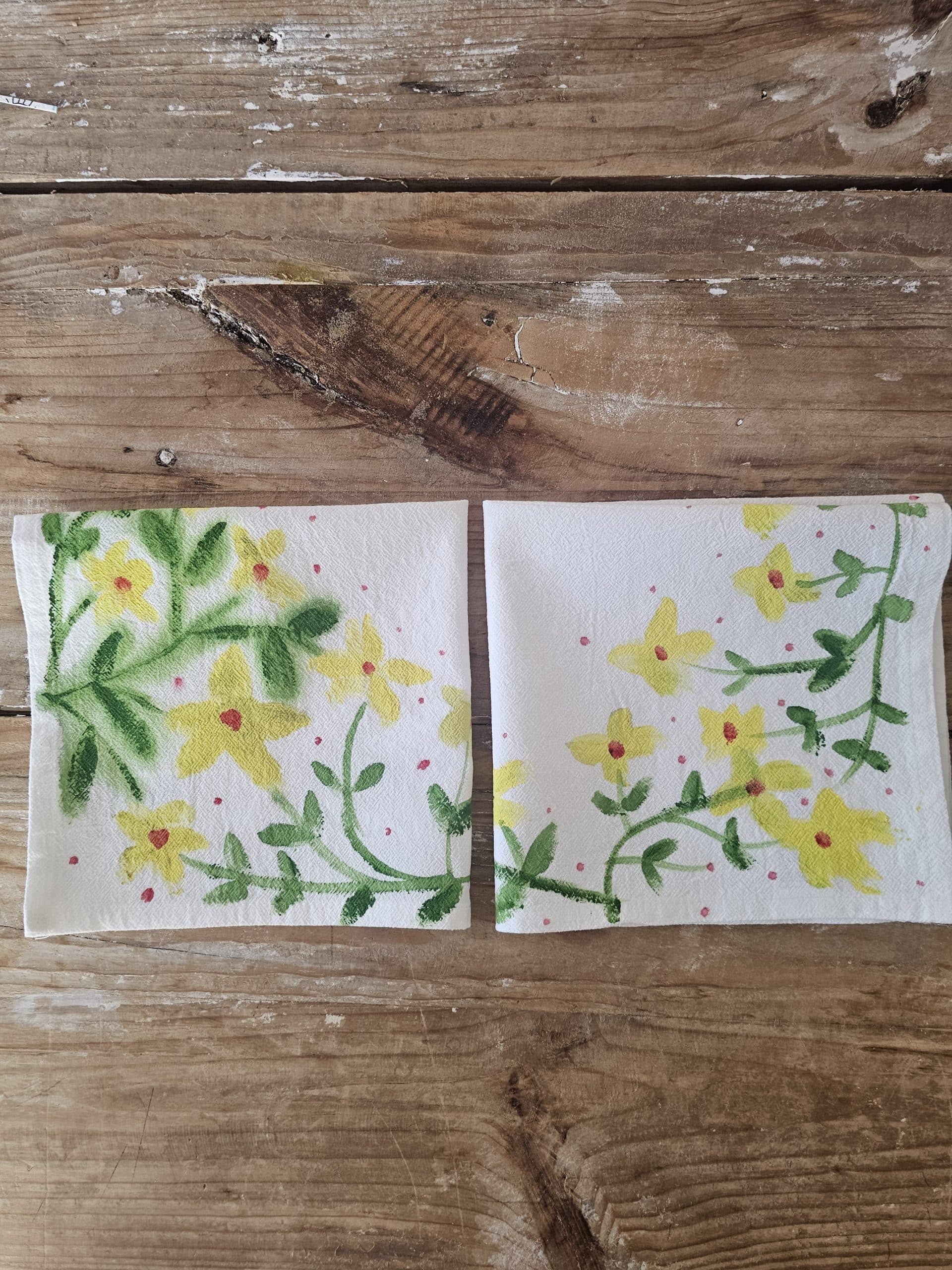Set de 2 Servilletas de Algodón 100% Pintadas a Mano – Diseño Jazmín (40x40 cm)
