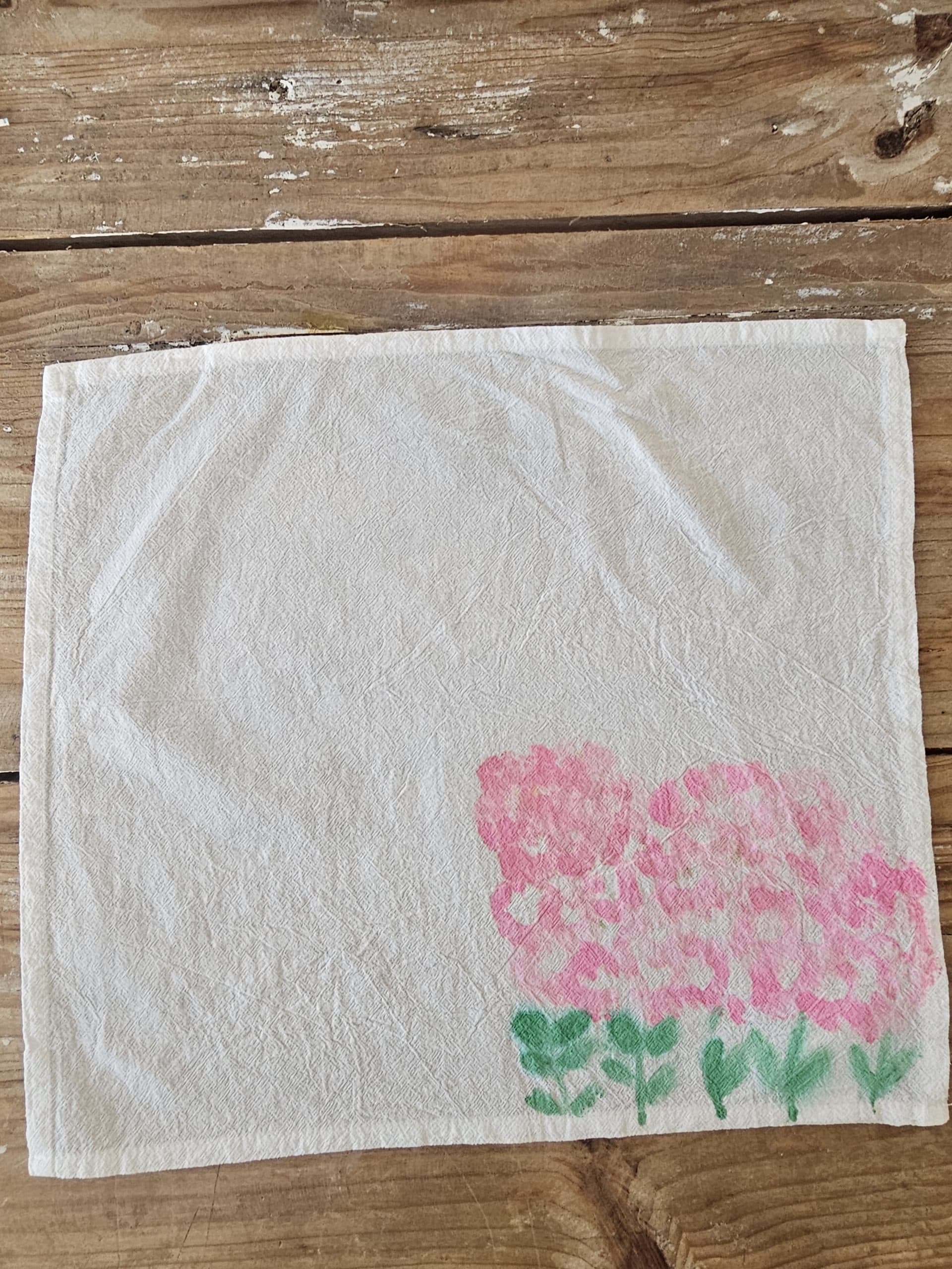 Set de 2 Servilletas de Algodón 100% Pintadas a Mano – Diseño Rosa (40x40 cm) · 04